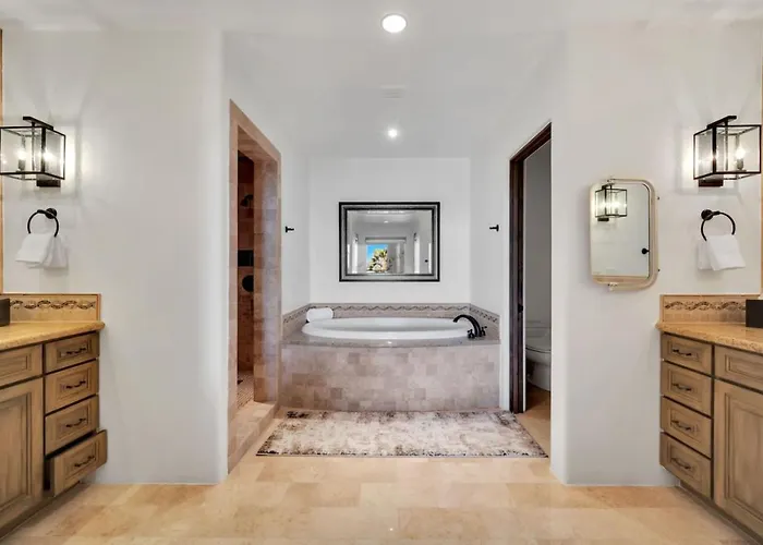 1 Bd 5-star Beachfront Paradise *