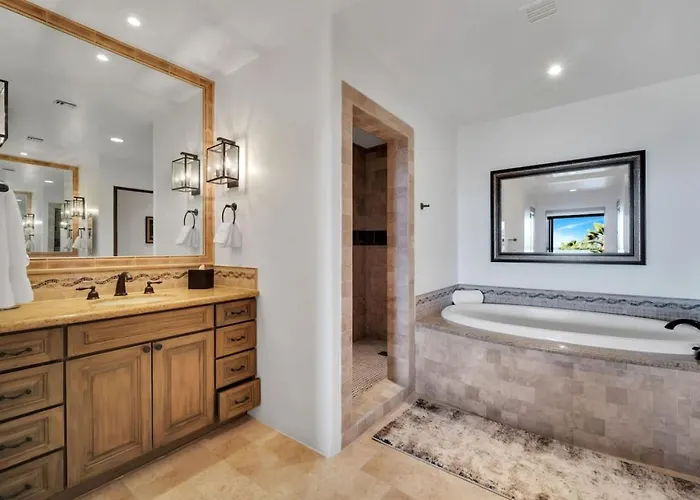 1 Bd 5-star Beachfront Paradise