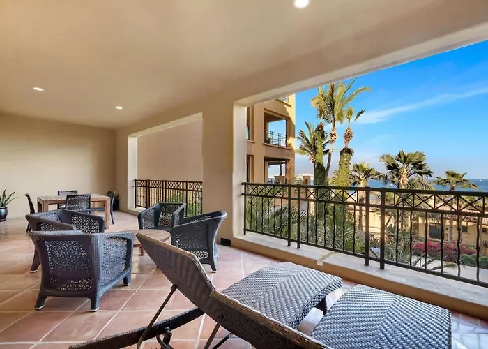 1 Bd 5-star Beachfront Paradise