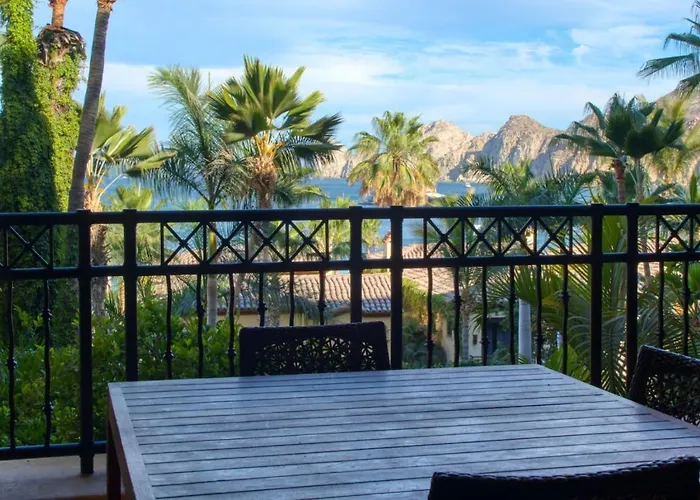 1 Bd 5-star Beachfront Paradise *